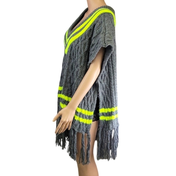 Steve Madden Womens Chartreuse and Gray Knit Poncho Size One Size - Picture 2 of 14